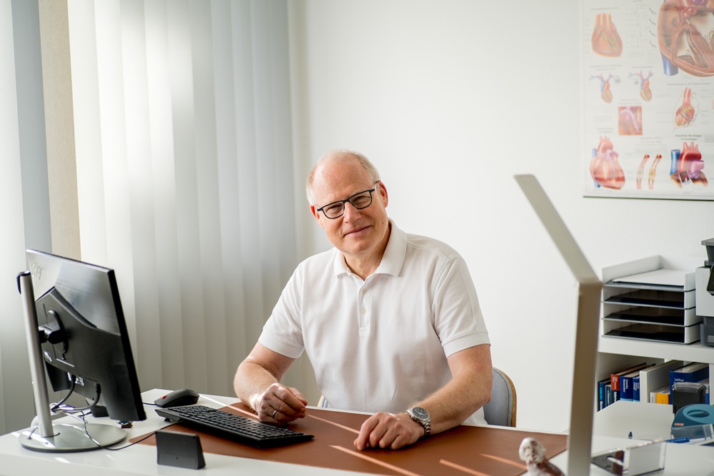 Thomas Witt am Schreibtisch